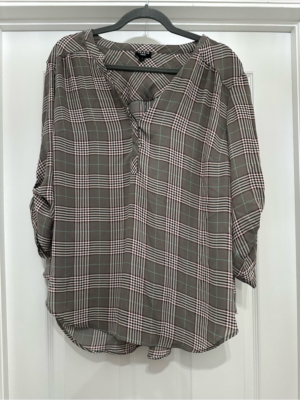 TORRID size 1 Plaid V-Neck Roll-Sleeve Blouse - gray and teal Plaid